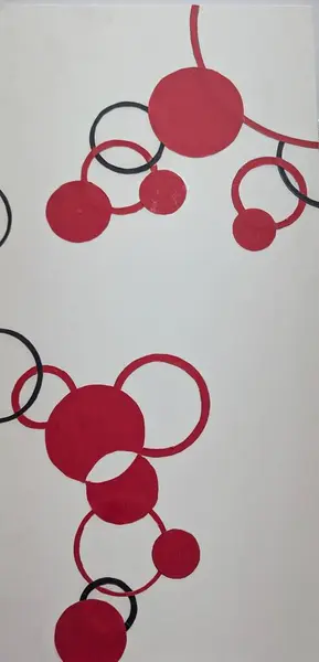 Beyaz arka planda beyaz, pembe ve siyah bir resmin yakın plan çekimi.