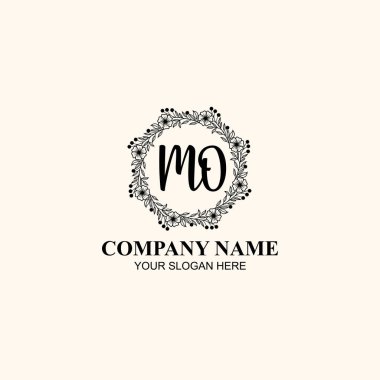 Butik veya Kişisel Markalar için MO Zarif Çiçek Monogramı Logoları