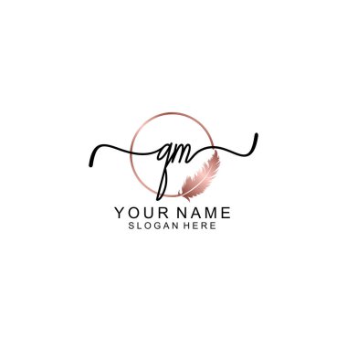 Çiçek El Yazısı Tasarımlı Zarif QM Baş Logosu