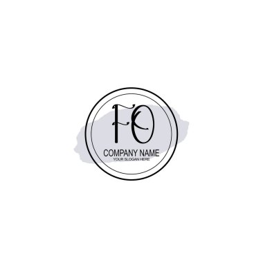 Çiçek ve Minimalist Dokunuşlu Zarif FO El Yazısı Logosu