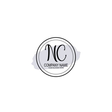Çiçek ve Minimalist Dokunuşlu Zarif NC El Yazısı Logosu