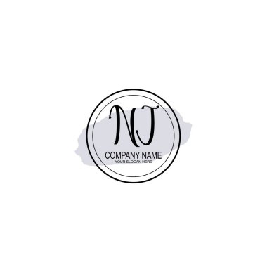 Çiçek ve Minimalist Dokunuşlu Zarif NJ El Yazısı Logosu