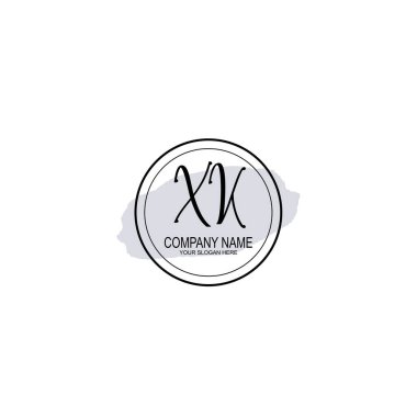 Çiçek ve Minimalist Dokunuşlu Zarif XK El Yazısı Logosu