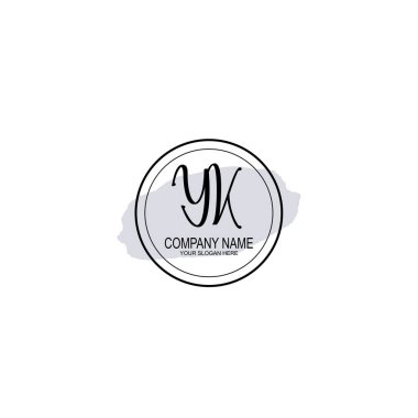 Çiçek ve Minimalist Dokunuşlu Zarif YK El Yazısı Logosu