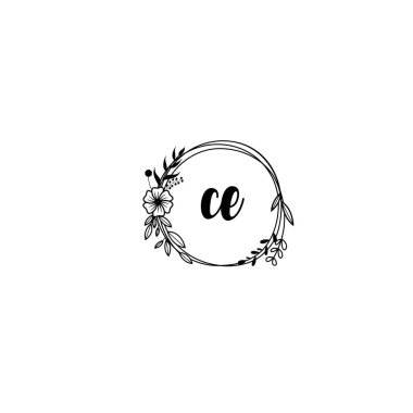 El yazısıyla yazılmış zarif çiçek monogramı logosu CE