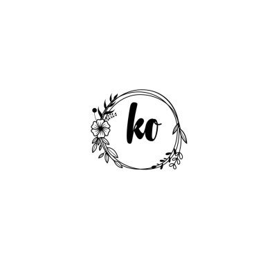 El Yazısı Biçimli Zarif Çiçek Monogramı Logosu