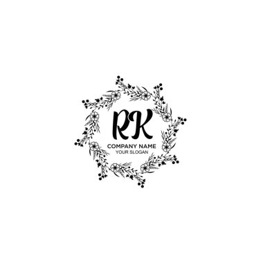 Klasik Çiçek Monogramı RK ve Zarif Çerçeve Tasarımı
