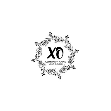 Klasik Çiçek Monogram XO ve Zarif Çerçeve Tasarımı
