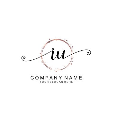 Modern El Yazısı Biçimli Zarif IU İlk Logo Koleksiyonu