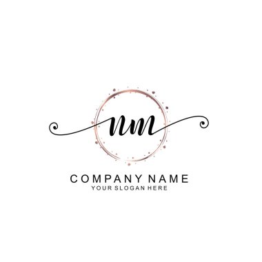 Modern El Yazısı Biçimli Zarif NM İlk Logo Koleksiyonu