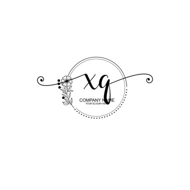 XQ Monogramlı Zarif Çiçek Baş Logosu Tasarımı