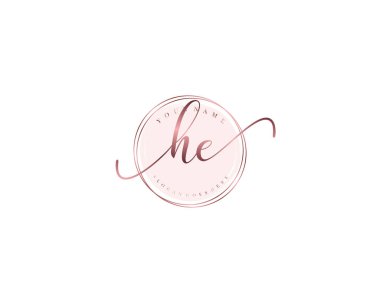 O Çiçek ve Minimalist Elementlerle El Yazısı Logosu