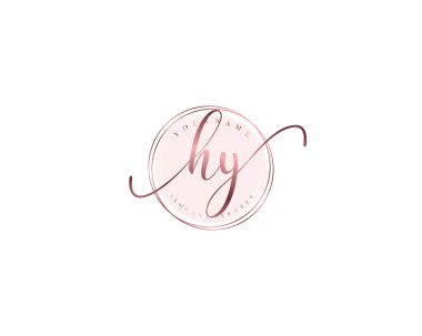 Çiçek ve Minimalist Elementlerle HY El Yazısı Logosu