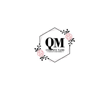 Çiçek ve El Yazısı Biçimli QM İlk Logo Tasarımı
