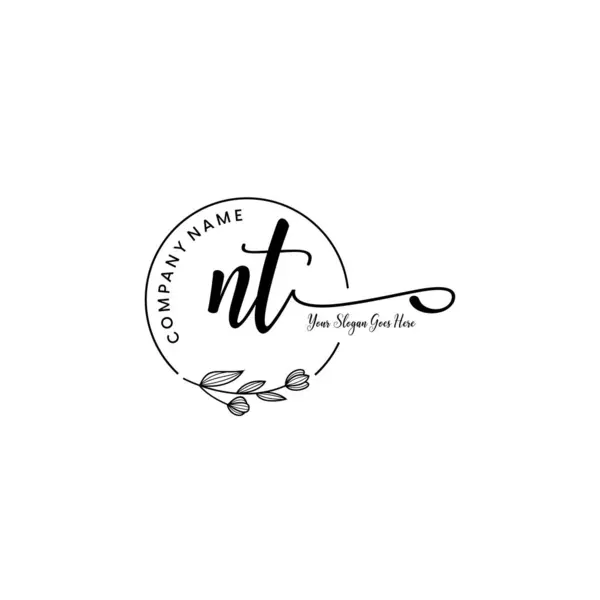 Botanik Elementli Zarif NL İlk Logo Tasarımı