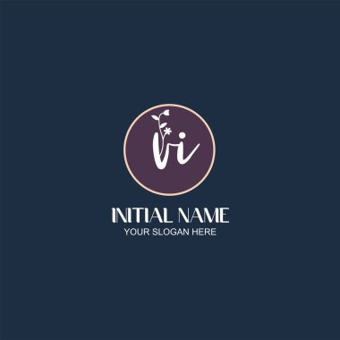 Botanik Elementli Zarif VI İlk Logo Tasarımı