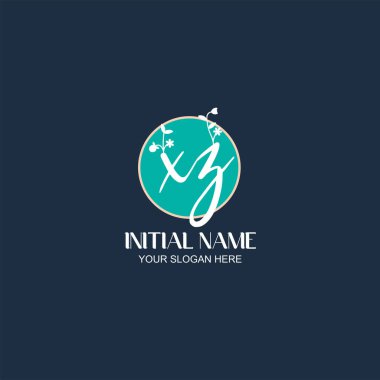 Botanik Elementli Zarif XZ İlk Logo Tasarımı