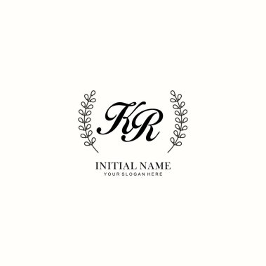 Botanik Elementlerle KR İlk Logo Şablonları