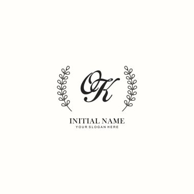 Tamam Botanik Elementlerle İlk Logo Şablonları