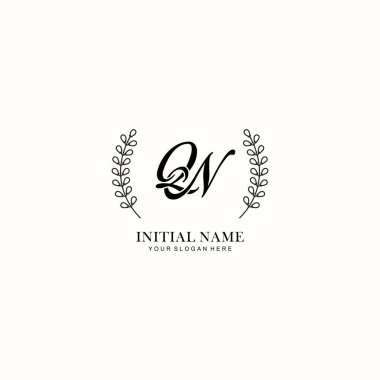 Botanik Elementlerle QN İlk Logo Şablonları