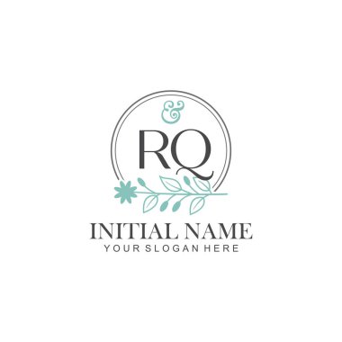 Botanik Elementlerle RQ İlk Logo Şablonları