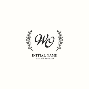 Botanik Elementlerle İlk Logo Şablonları