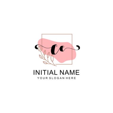 CE Sanatsal Fırça Aksanlı El Yazısı Logosu