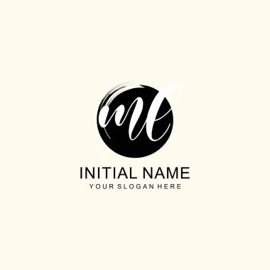 Sanatsal Fırça Aksanlı ML Modern El Yazısı Logosu