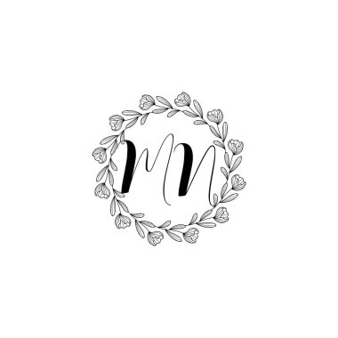 Çiçek İlham Veren İlk MN Logoları Zamansız ve Sanatsal Markalaşma İçin