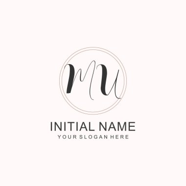 Markalaşma Kimliği için MU Minimalist Klasik Logo Tasarımı