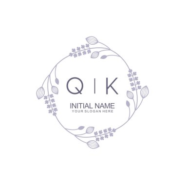 Çiçek İlham Veren İlk QK Logoları Zamansız ve Sanatsal Markalaşma İçin