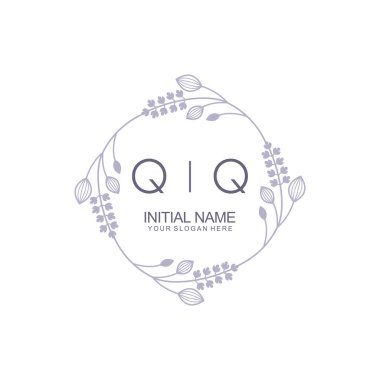 Çiçek İlham Veren İlk QQ Logoları Zamansız ve Sanatsal Markalaşma İçin