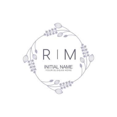 Çiçek İlham Veren İlk RM Logoları Zamansız ve Sanatsal Markalaşma İçin