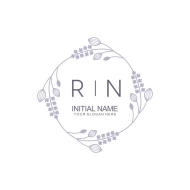 Çiçek İlham Veren İlk RN Logoları Zamansız ve Sanatsal Markalaşma İçin