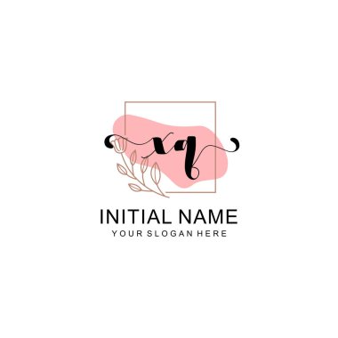 Sanatsal Fırça Aksanlı XQ Modern El Yazısı Logosu