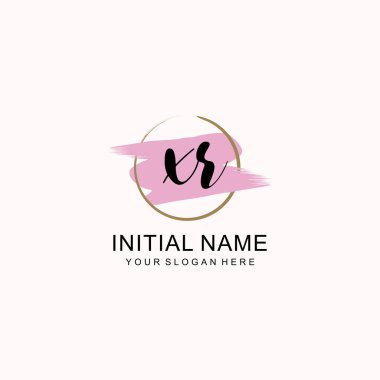 Sanatsal Fırça Aksanlı XR Modern El Yazısı Logosu