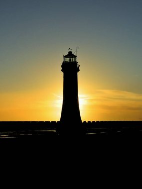 Denizdeki deniz feneri