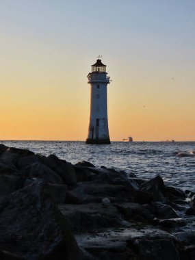 Sahildeki deniz feneri