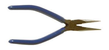 Uzun, ince metal çeneli ve mavi saplı bir çift pense.