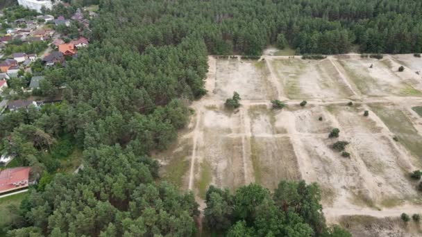 Drone Vue Aérienne Village Forêt Verte Champ Sable Incroyable Tir — Video