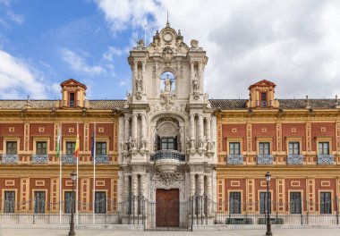 San Telmo Sarayı cephesi, Cunta de Endülüs Başkanlığı. 17. ve 18. yüzyıllar arasında Sevilla 'da bulunan Barok binası bir denizci koleji karargahı olacak.