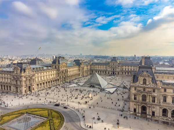 Vista Aérea Palácio Museu Louvre Dos Lugares Mais Emblemáticos Paris — Fotografia de Stock