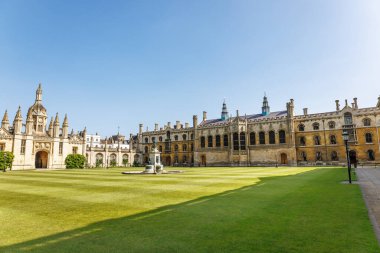 1209 yılında kurulan Cambridge Üniversitesi 'ndeki King' in kolej şapeli prestijli, tarihi ve dünya çapında akademik mükemmeliyeti, dikkate değer mezunları ve araştırma etkileri ile ünlüdür.