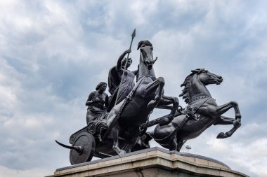 Boadicea ve Kızları, İngiltere 'nin Westminster Köprüsü' nde yer alan ve Britanya 'da bir ayaklanmaya öncülük eden Kelt Iceni kabilesinin kraliçesi Boudica' yı temsil eden bronz heykel grubu.