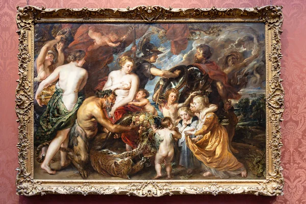 Londra, İngiltere - 19 Mayıs 2023: Minerva, Londra 'da üretilen Peter Paul Rubens' in bir tablosu olan Pax 'i Mars' tan veya Barış ve Savaştan koruyor.