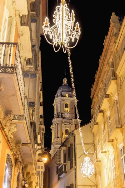 Lonceng Menara Katedral Malaga Pada Malam Hari Dengan Hiasan Lampu Stok Foto
