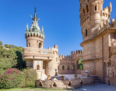 Benalmadena, İspanya - 25 Kasım 2023: Castillo de Colomare, Benalmdena, İspanya 'da Christopher Columbus' un yaşamı ve maceralarına adanmış bir kale şeklinde anıt