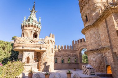 Benalmadena, İspanya - 25 Kasım 2023: Castillo de Colomare, Benalmdena, İspanya 'da Christopher Columbus' un yaşamı ve maceralarına adanmış bir kale şeklinde anıt