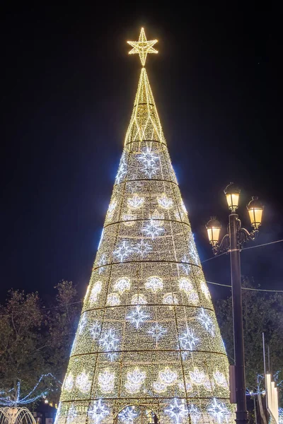 Puerta de Jerez 'de Noel ağacı (Jerez kapısı) Sevilla, Endülüs, İspanya