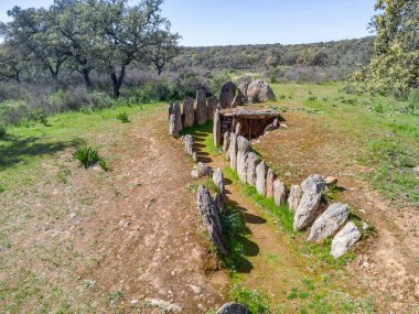 Gabrieles dolmen kompleksinin bir parçası olan de la Encina, Huelva ili Valverde del Camino belediyesinde, Endülüs, İspanya